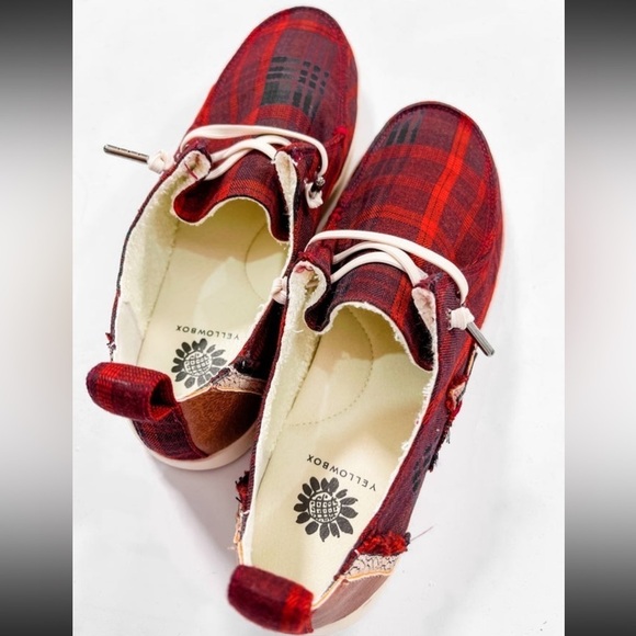 Yellow Box ODANA Red Plaid Slip On Sneakers W/ Side Frayed Star, Size 8, BNIB - Picture 2 of 15